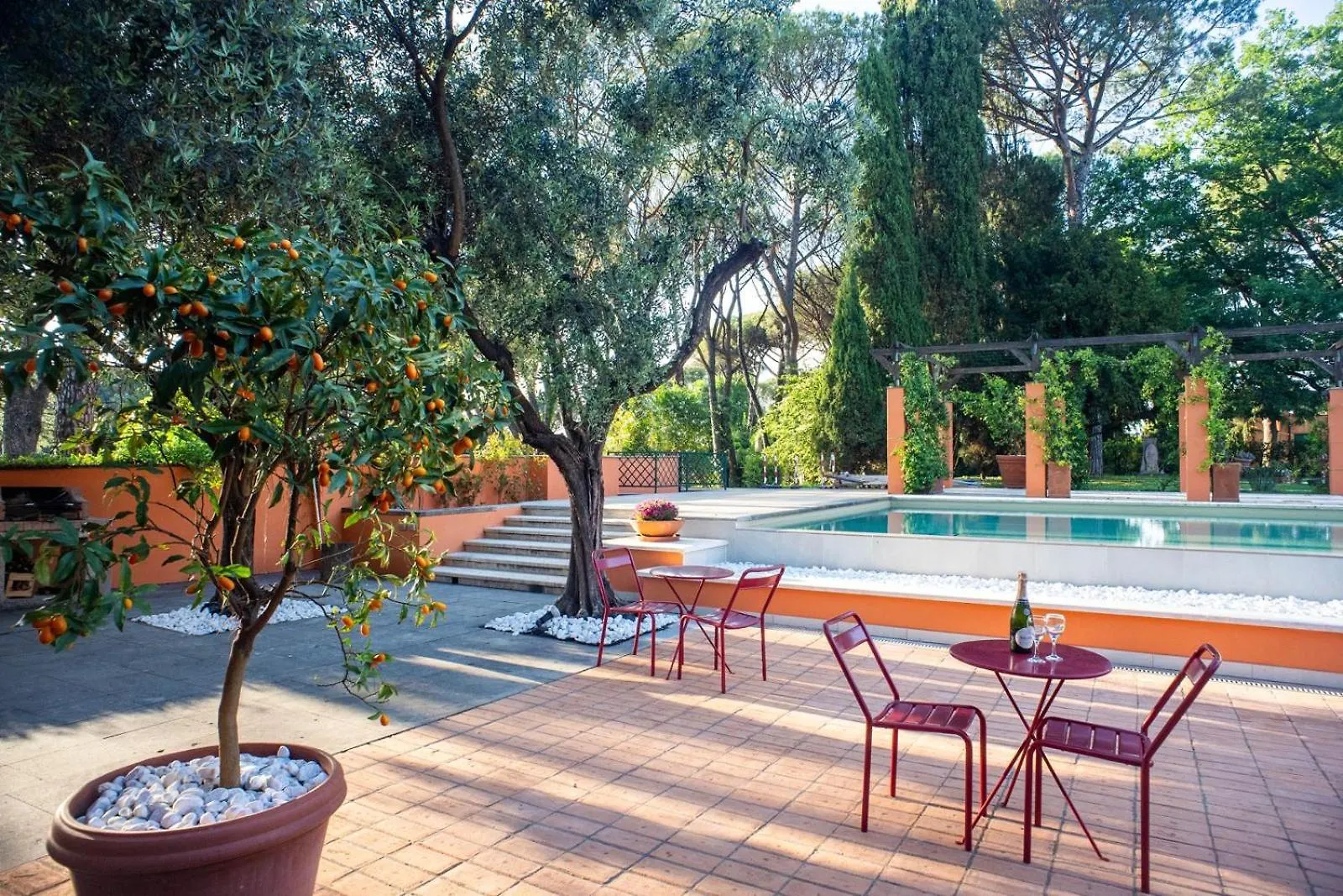 Aparthotel Hero'S Garden Relais Rome Italy
